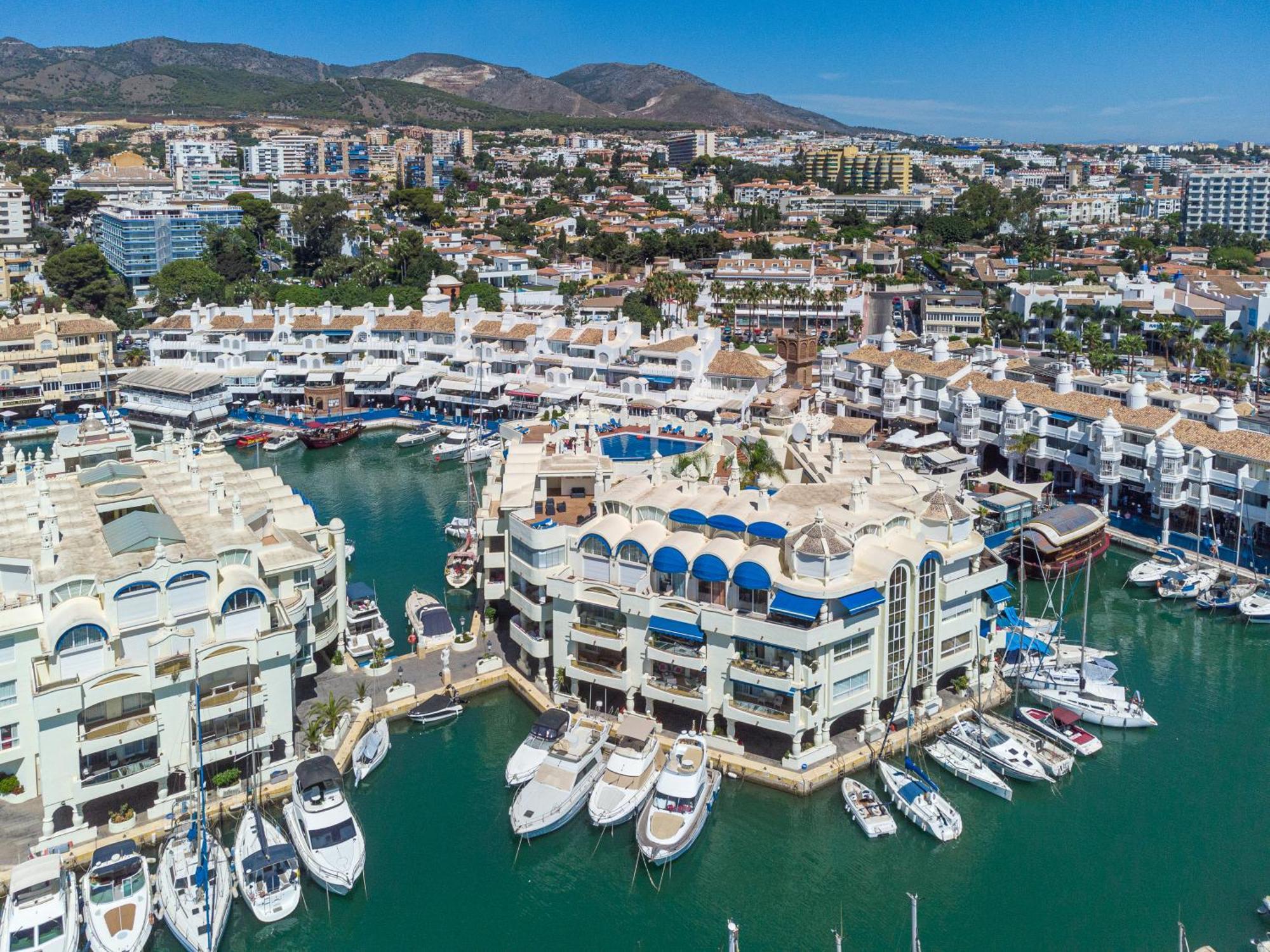 Enjoying Together Torremolinos Exterior photo